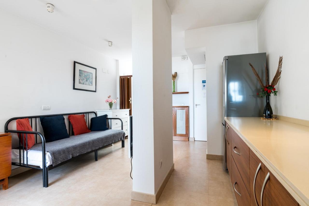 Holi-Rent Apartamento Resitur セビリア エクステリア 写真